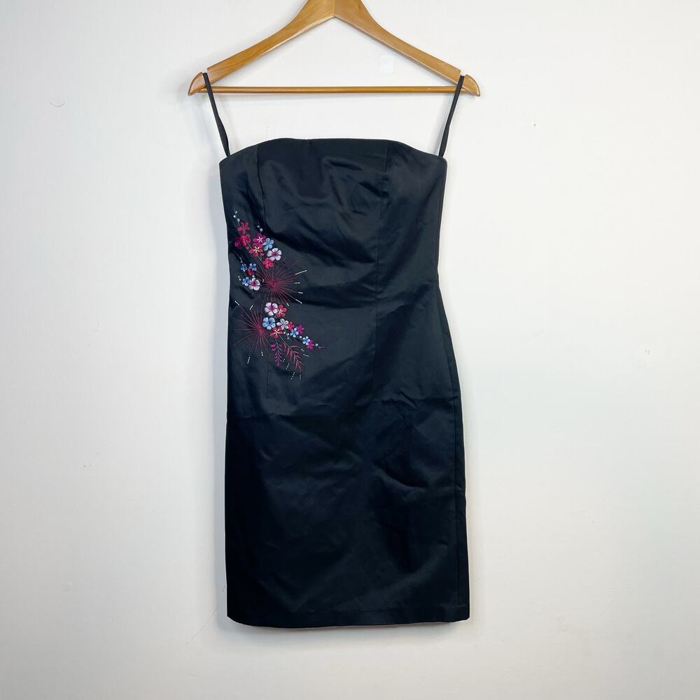Express Y2K Strapless Embroidered Sheath Dress Black Floral Satin Stretch 3 4